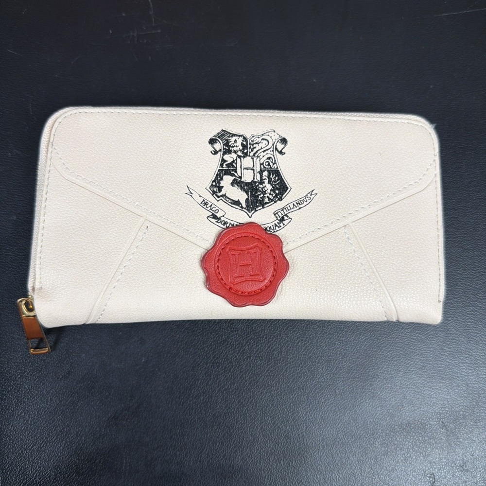 Harry Potter Hogwarts Letter Zip Around Wallet cream 7x4